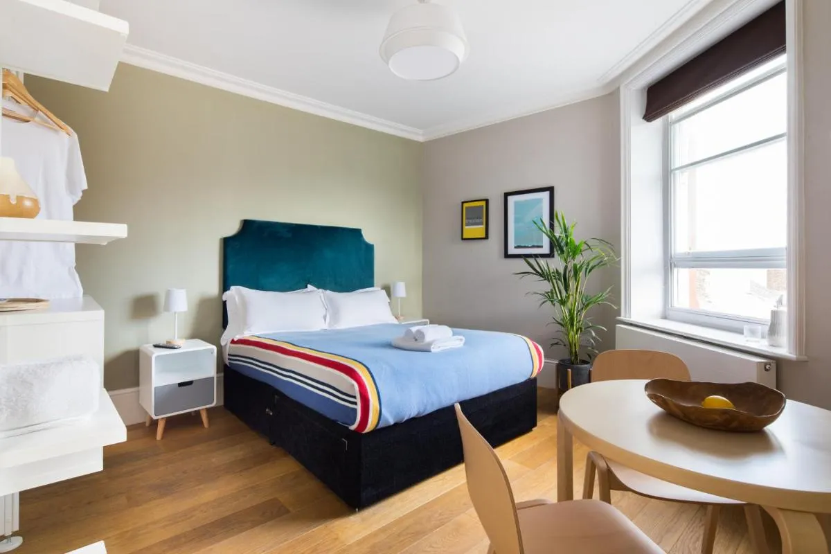 Image 1 of Hausd Flex – Covent Garden