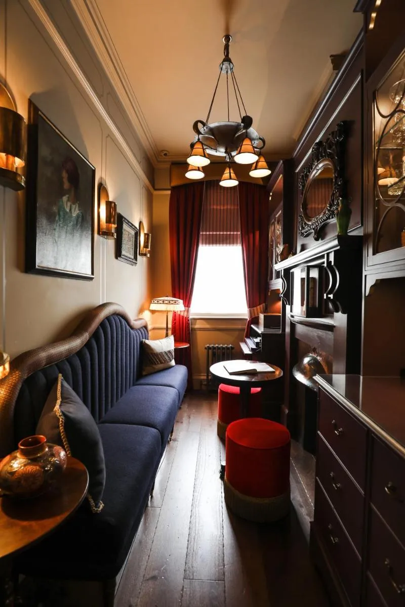 Image 4 of Henrys Townhouse Marylebone