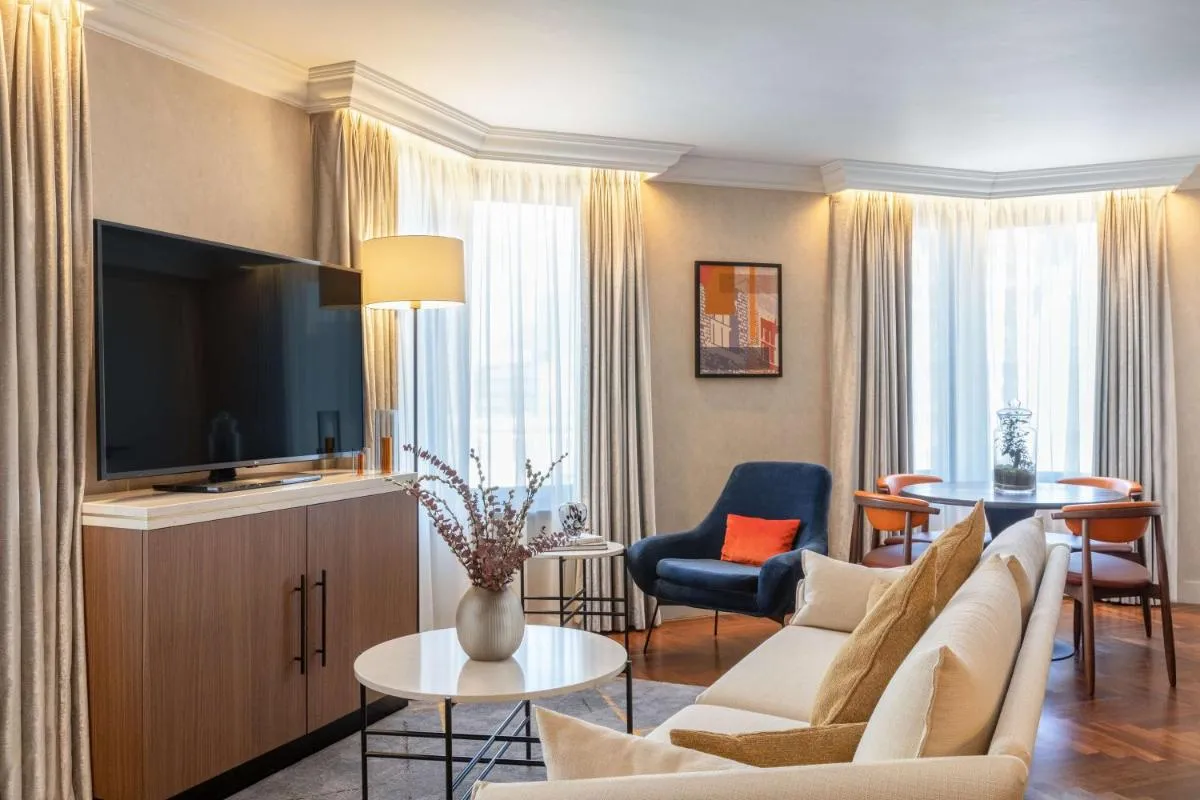 Image 3 of Hilton London Metropole