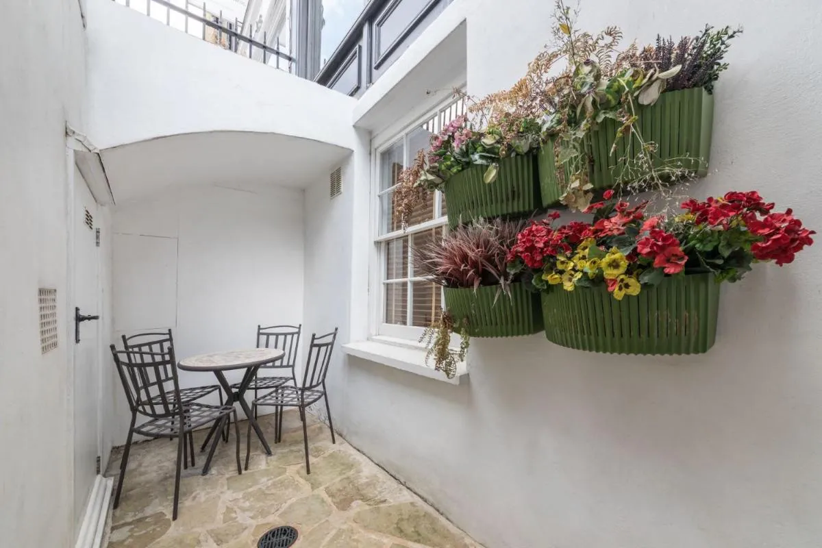 Image 5 of Home For All – Fitzrovia – by Frankie Says