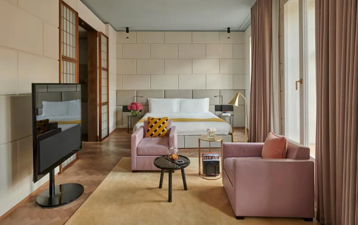 Image 4 of Hotel Cafe Royal