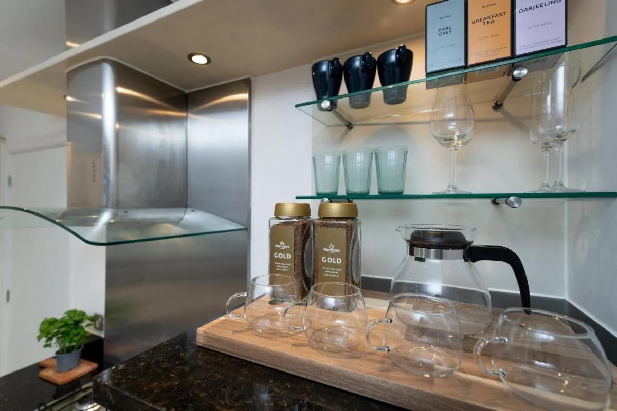 Image 2 of Huge & Central 3 Bedr, 4 Beds, 2,5 Bath Covent Gdn