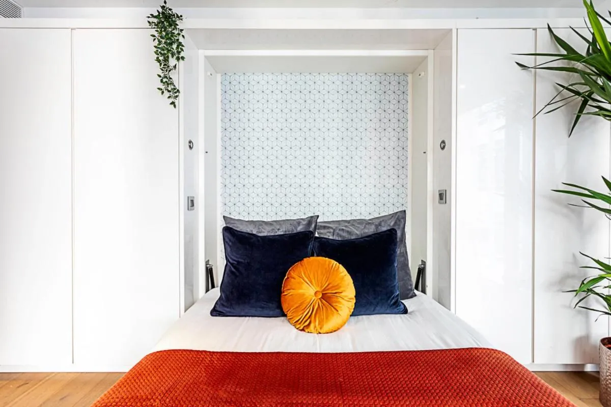 Image 2 of Idyllic Covent Garden Flat