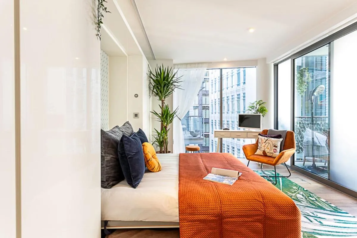 Image 3 of Idyllic Covent Garden Flat