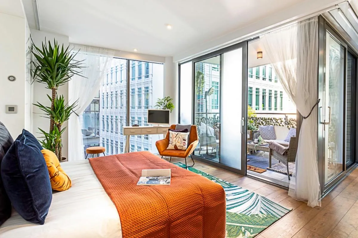 Image 4 of Idyllic Covent Garden Flat