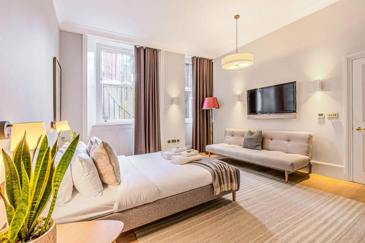 Image 4 of Immense Studio, Prime location Belgravia, Chelsea
