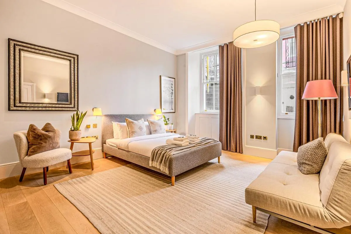 Image 5 of Immense Studio, Prime location Belgravia, Chelsea