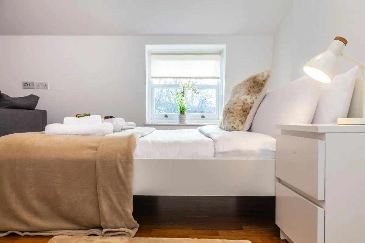 Image 1 of Immensely beautiful Studio, 5 min to Paddington