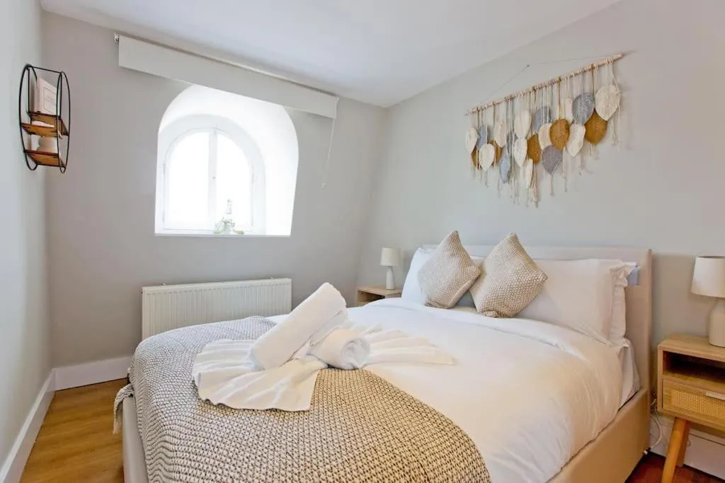 Image of Imperial Hogarth Road Apartment -4th floor