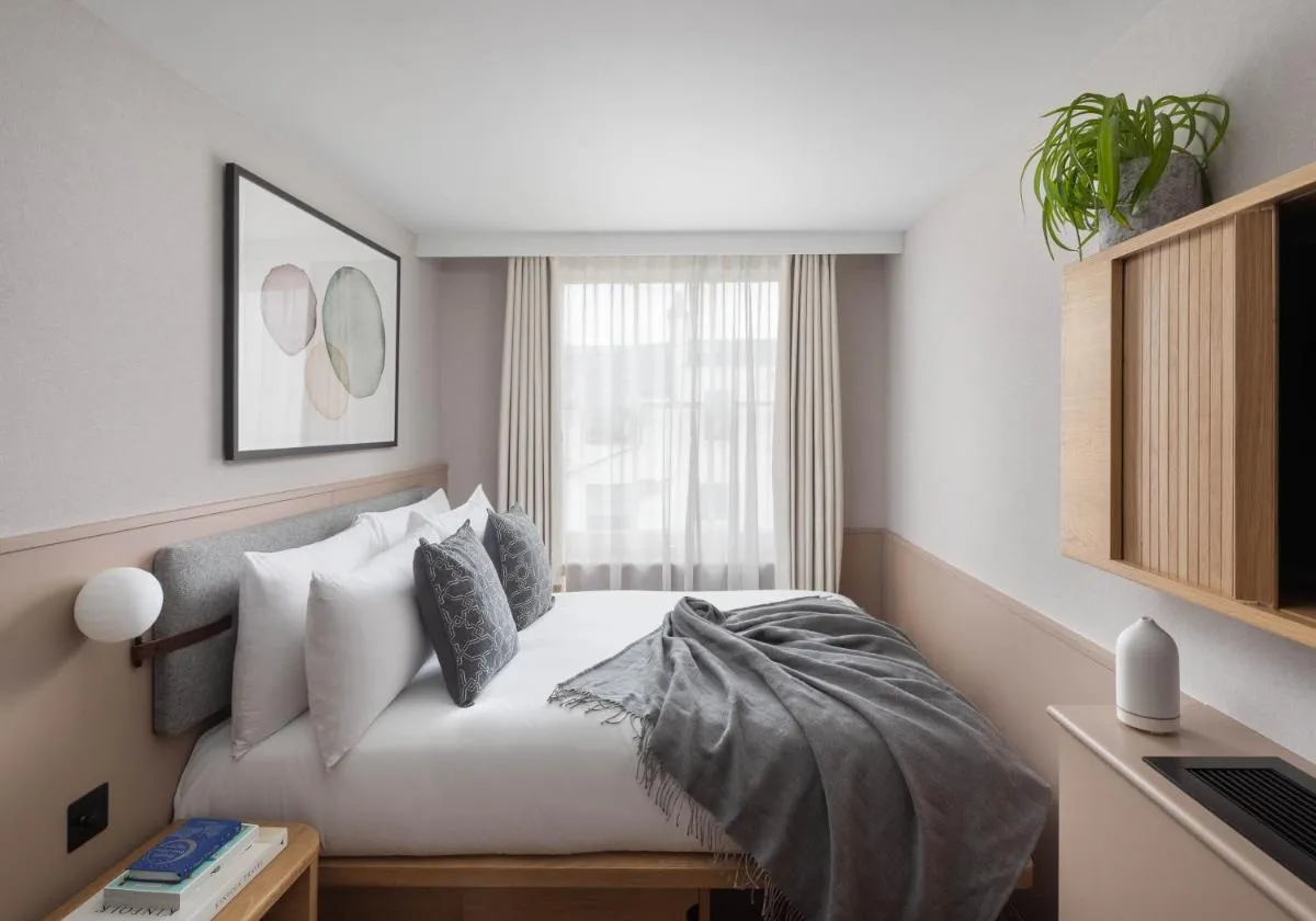 Image 6 of Inhabit Queen’s Gardens, a Member of Design Hotels