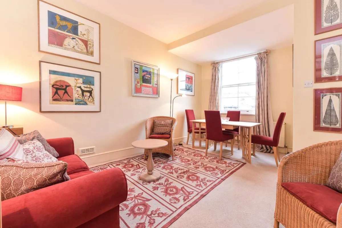 Image 1 of JOIVY 2 bed flat in the heart of London, close to Victoria Station