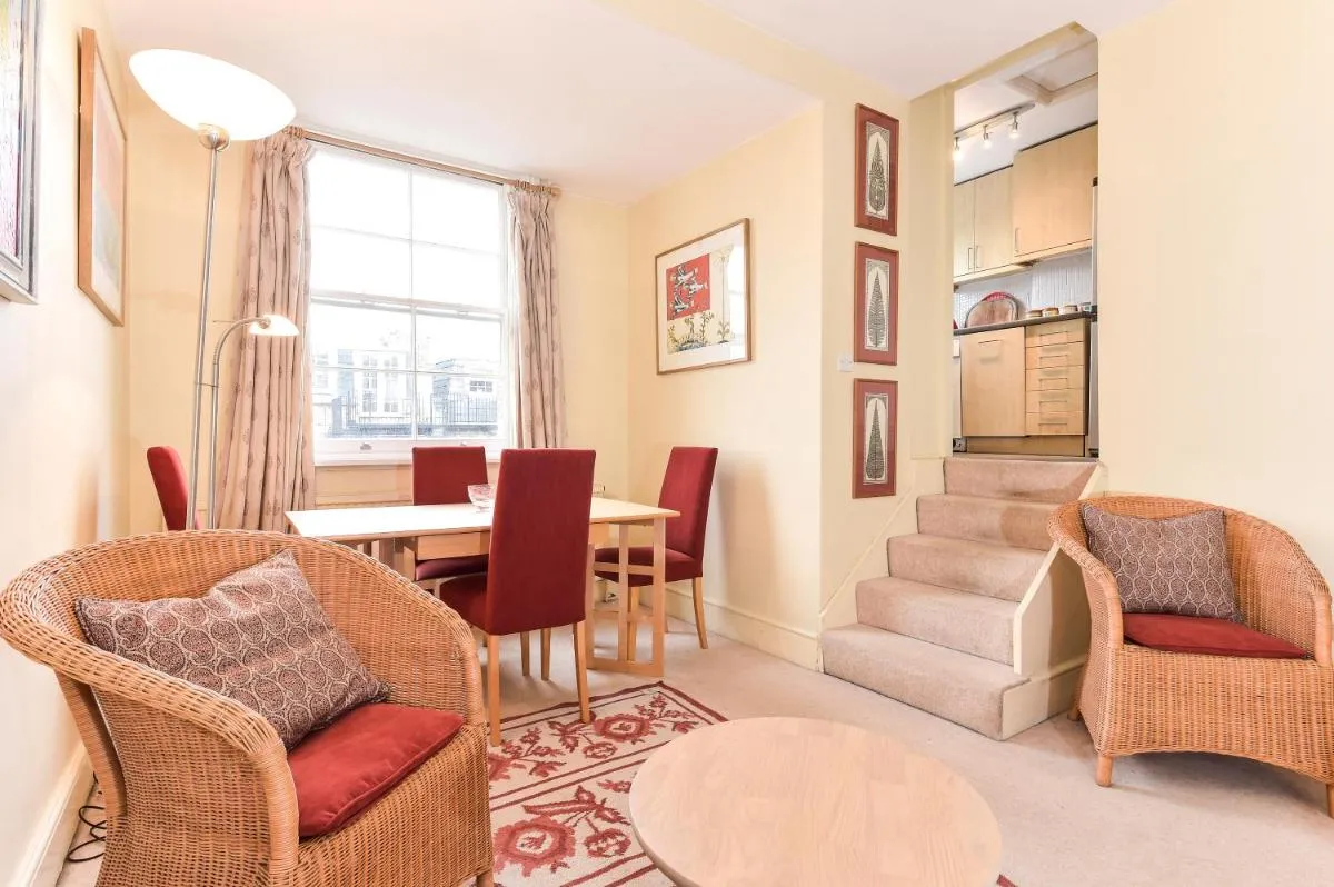 Image 3 of JOIVY 2 bed flat in the heart of London, close to Victoria Station