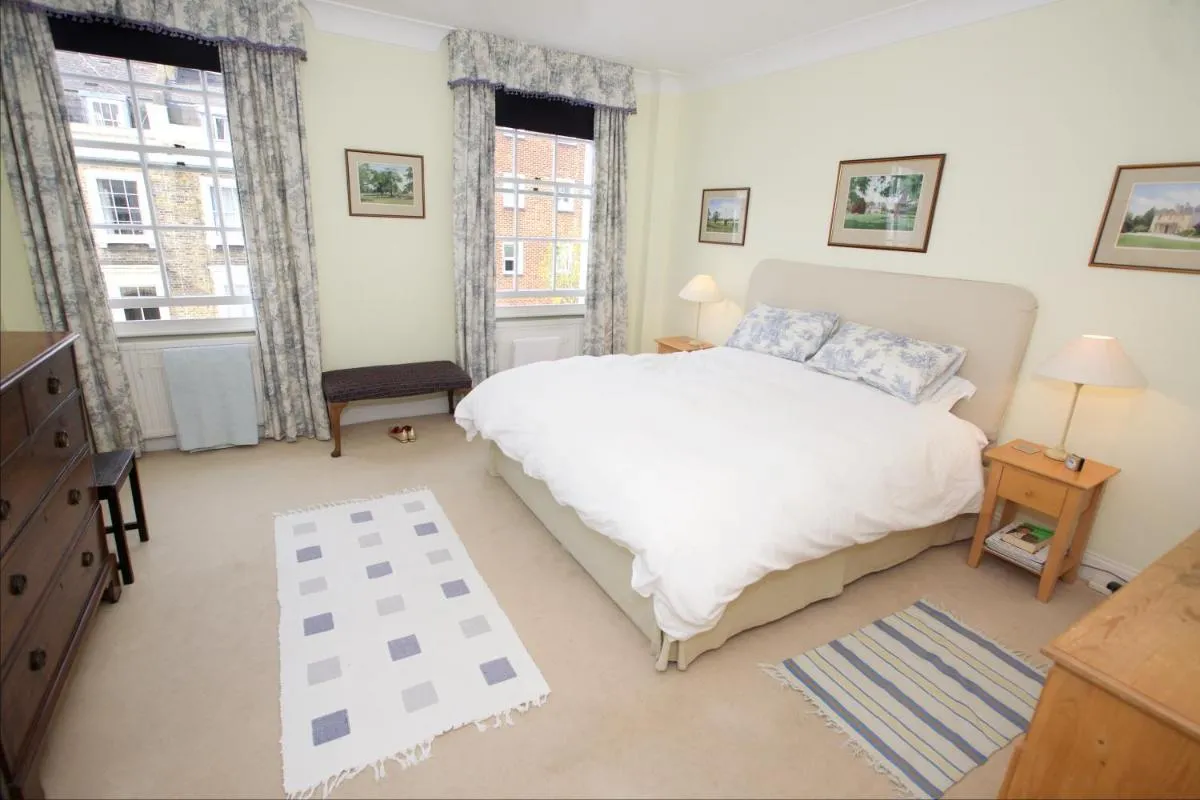 Image 1 of JOIVY Luxurious 2BR flat in Pimlico, near Warwick sq