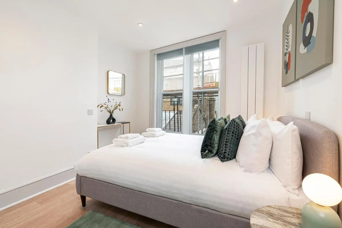 Image 6 of JOIVY Stylish 1 bed flats in Soho, next to Piccadilly Circus