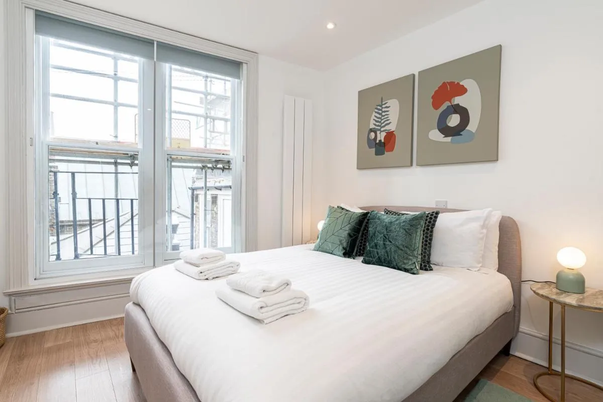 Image 3 of JOIVY Stylish 1 bed flats in Soho, next to Piccadilly Circus