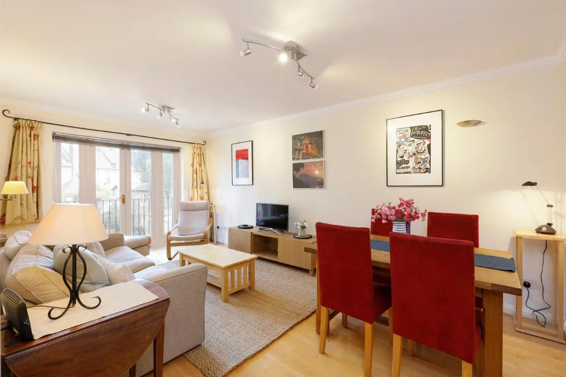 Image of JOIVY Sunny 2-bed Apt with terrace, 15mins to London Eye