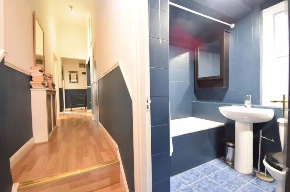 Image 2 of Kensington Grand Suite