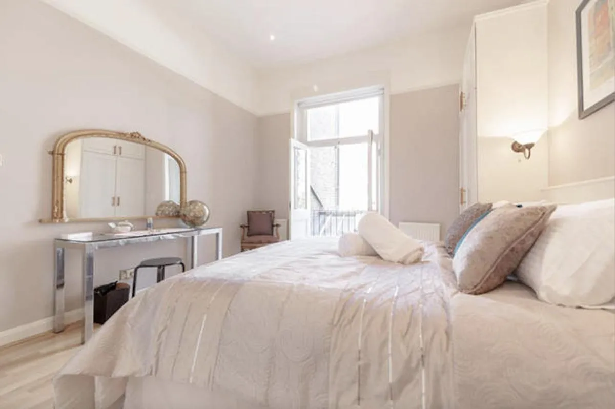 Image 6 of Kensington Grand Suite