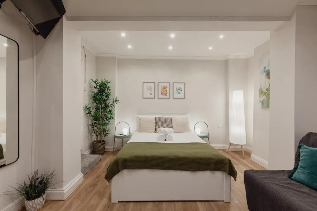 Image 1 of Kensington Nest Flat