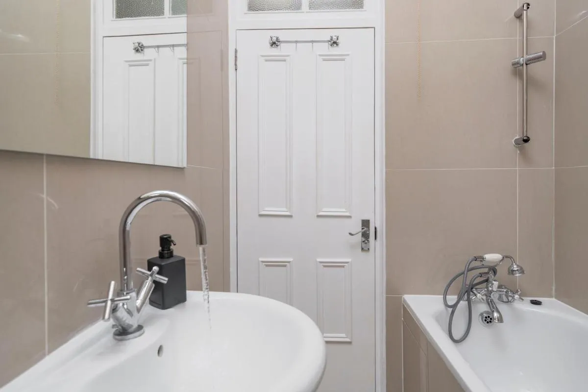Image 2 of Kensington Nest Serviced Town House