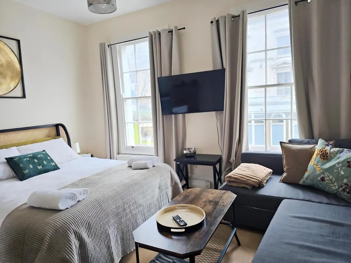 Image 1 of Kings Cross Pad