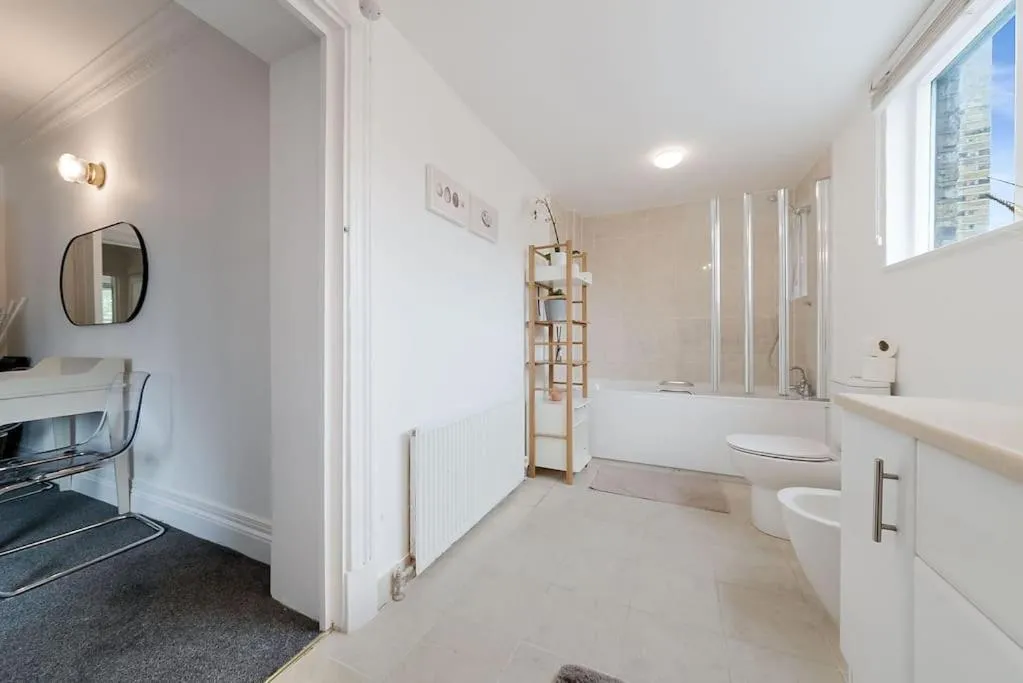 Image 6 of Knightsbridge Two Bed Apartment