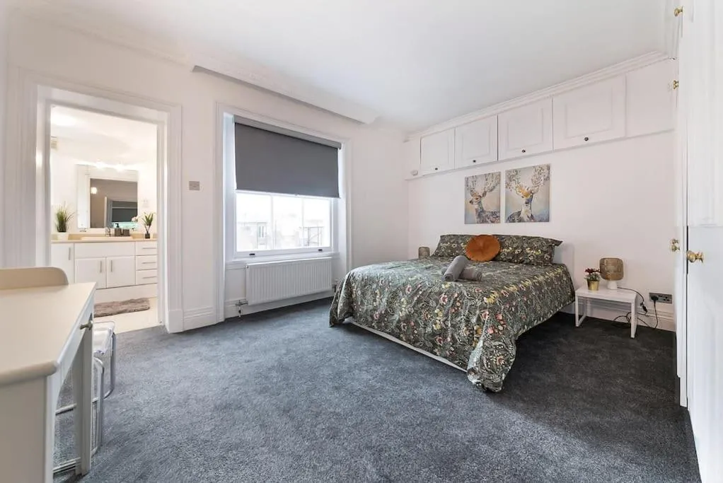 Image 5 of Knightsbridge Two Bed Apartment