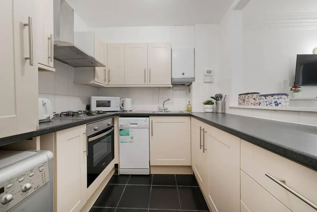 Image 2 of Knightsbridge Two Bed Apartment
