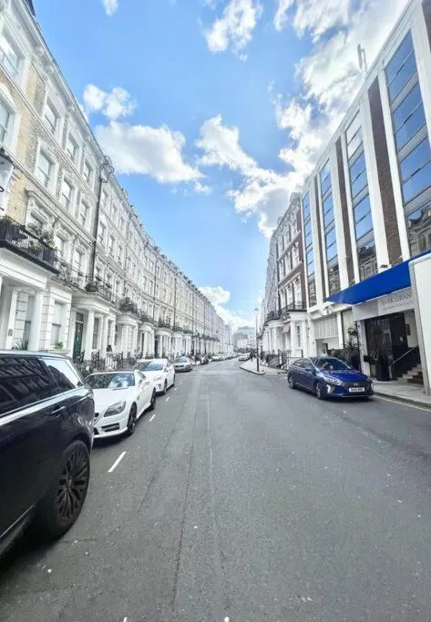 Image 5 of LUXstay2 Earls Court Apartment – Sleeps up to 8