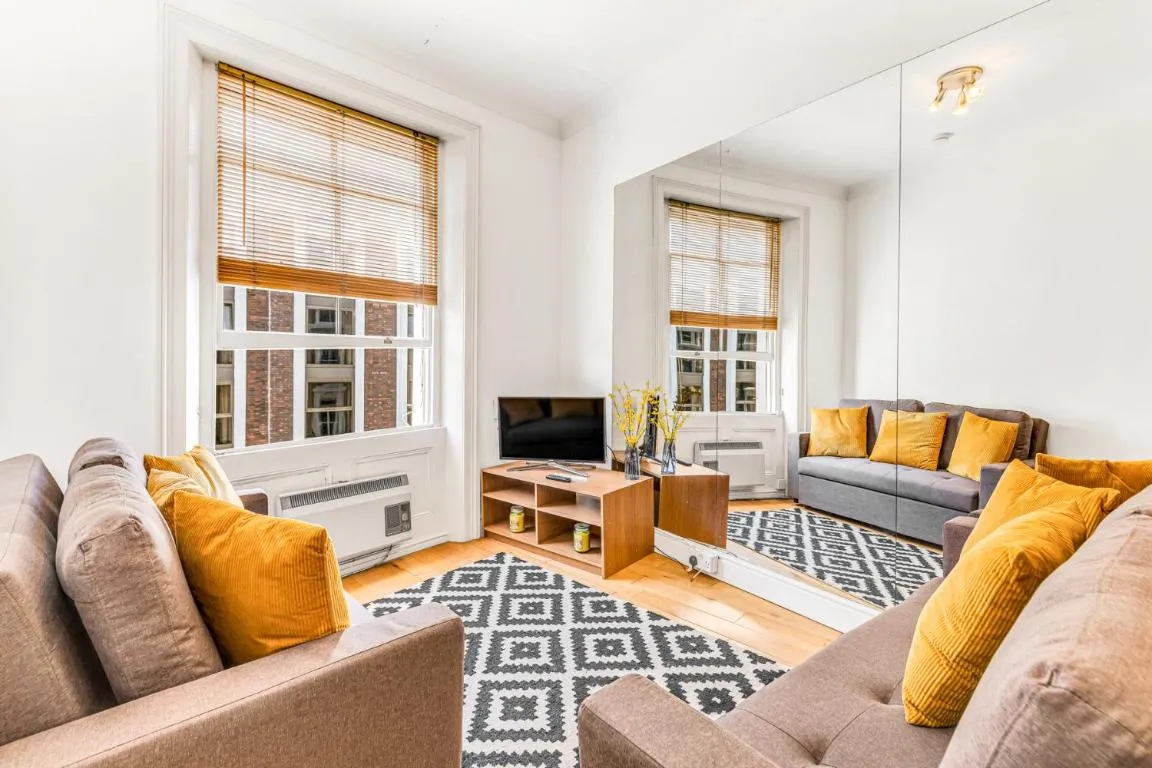 Image of LUXstay2 Earls Court Apartment – Sleeps up to 8
