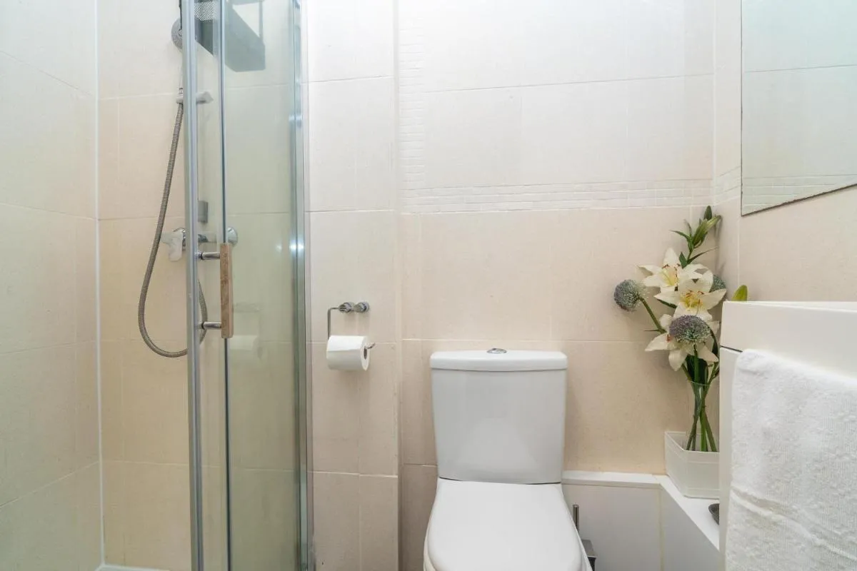 Image 6 of Location! 2 bed/2bath – Pro Host