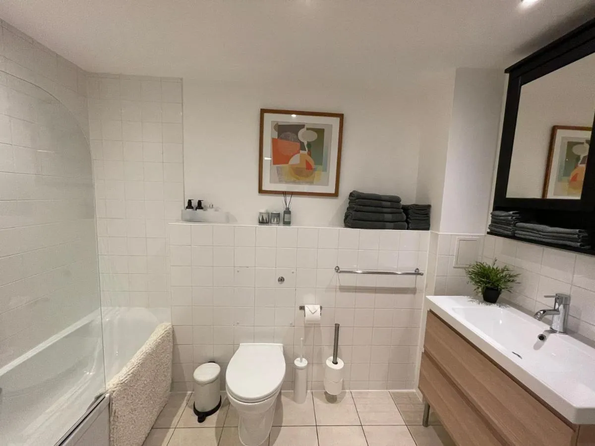Image 2 of Lombok Apartment near Old Street,Islington,Angel