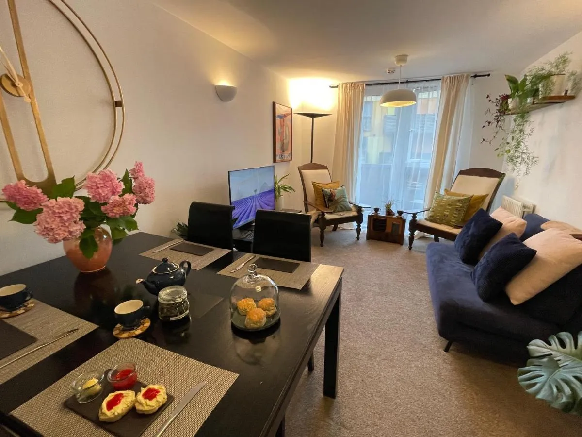 Image 4 of Lombok Apartment near Old Street,Islington,Angel