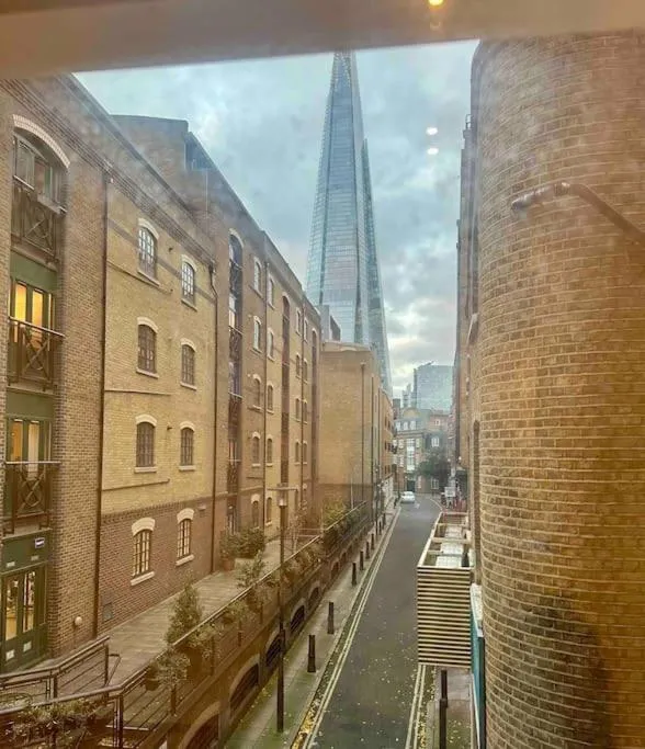 Image 4 of London Bridge Beauty Luxury 2bed 2bath