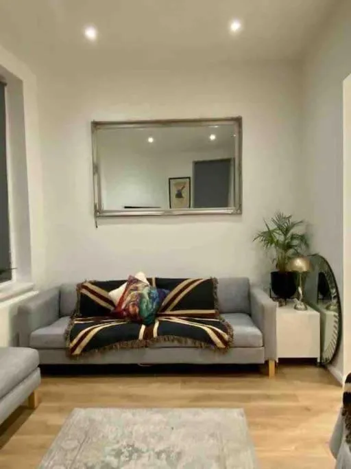 Image 3 of London Bridge Beauty Luxury 2bed 2bath