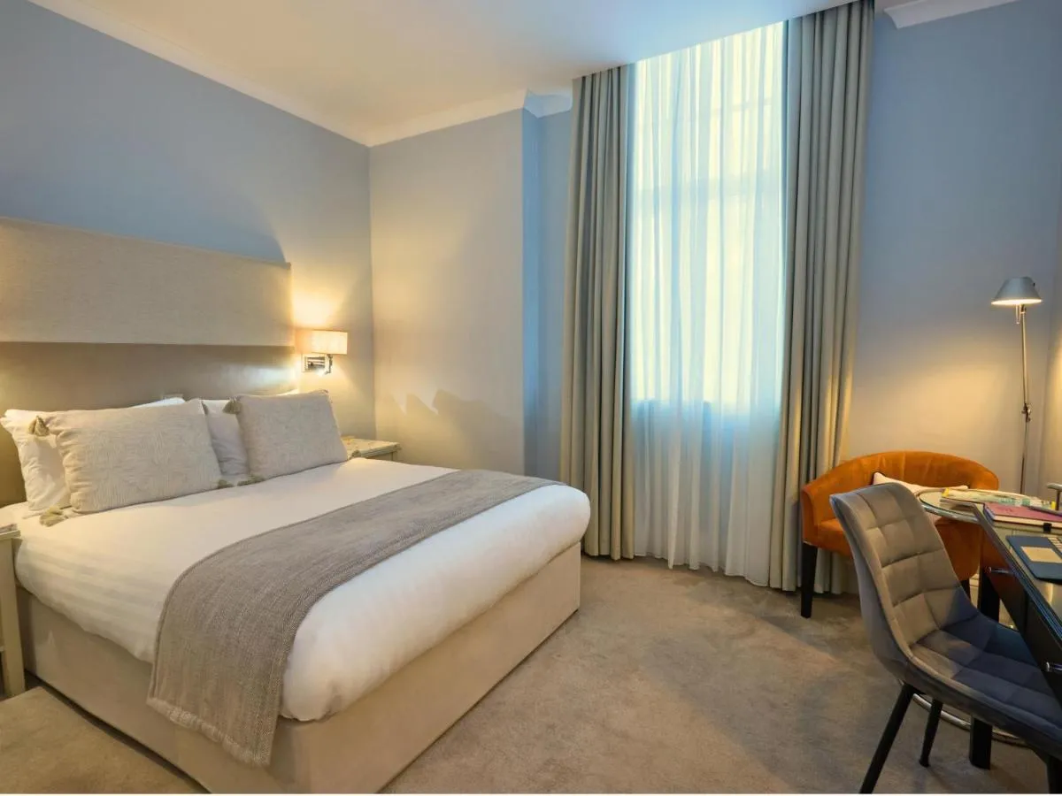 Image 6 of London Bridge Hotel