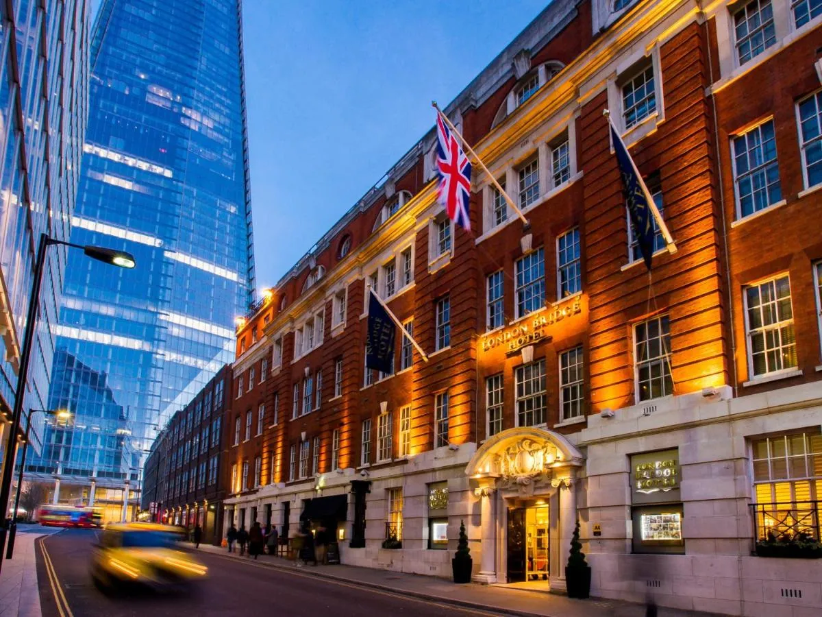 Image 2 of London Bridge Hotel
