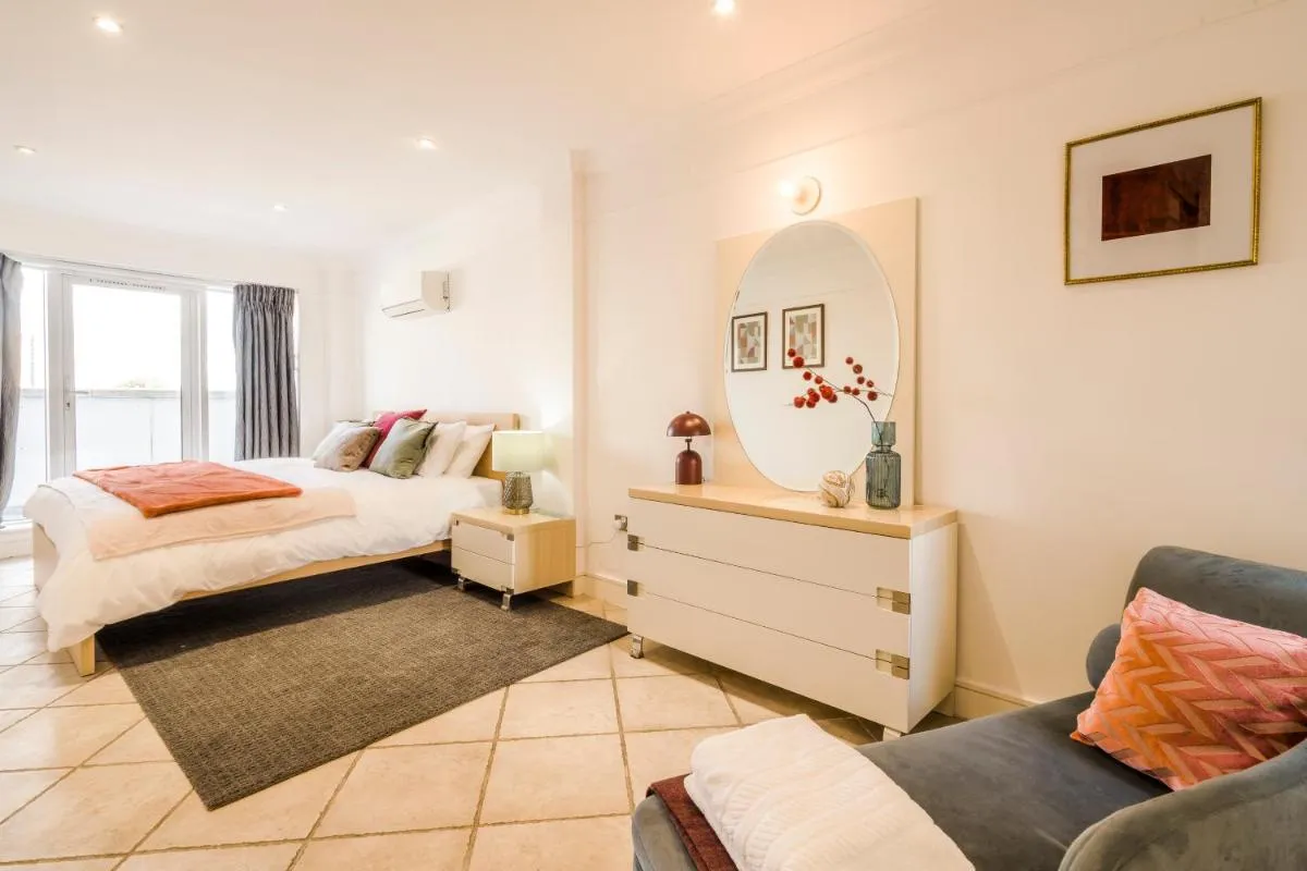 Image 1 of London Bridge Penthouse – Luxury