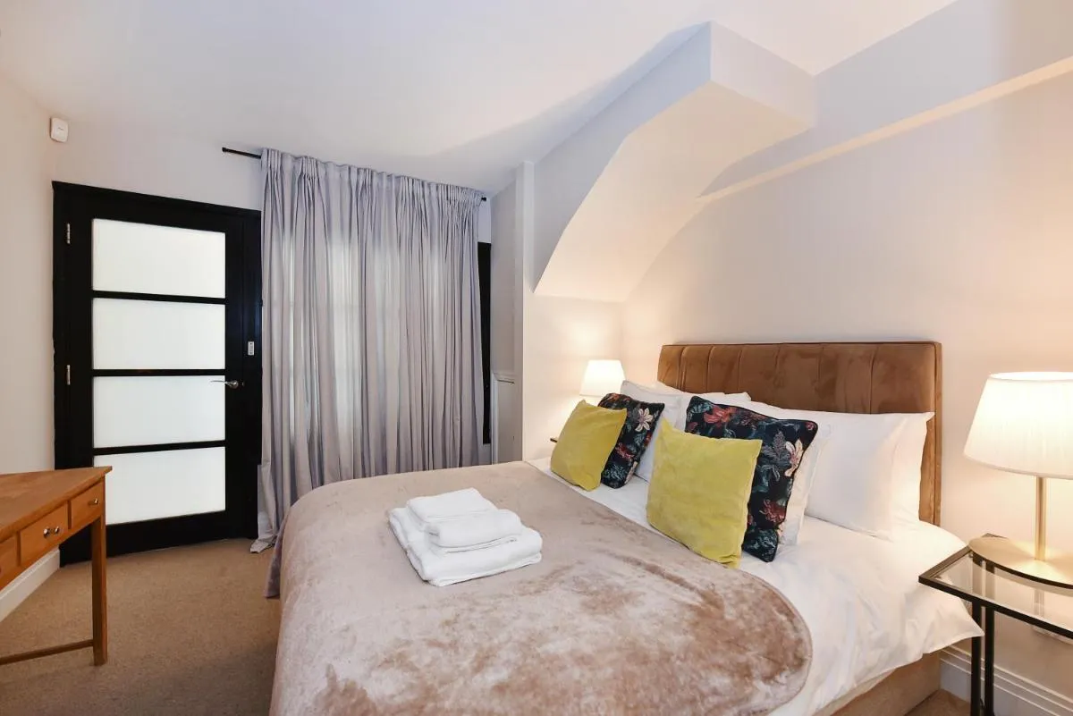 Image 6 of London Choice Apartments – South Kensington – Mews House II