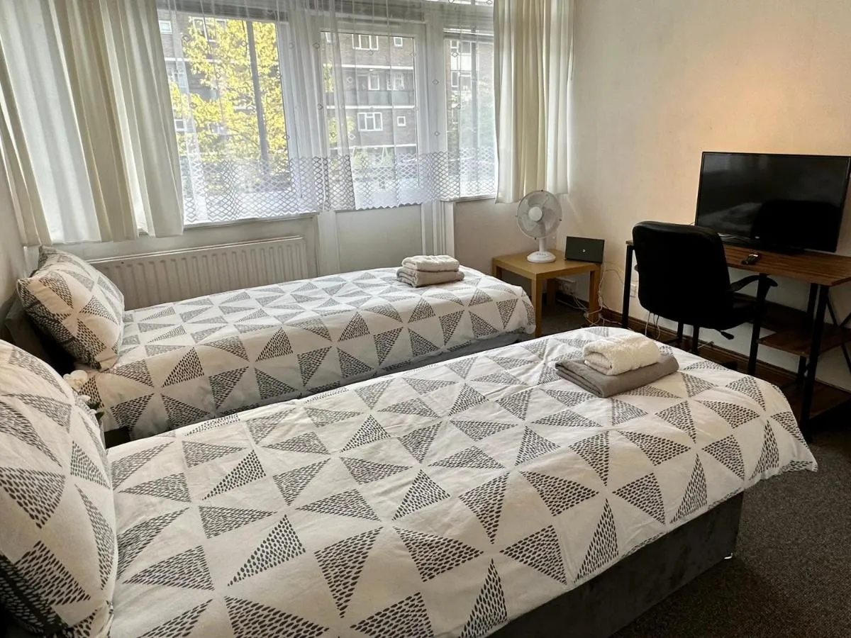 Image 1 of London City Apartment
