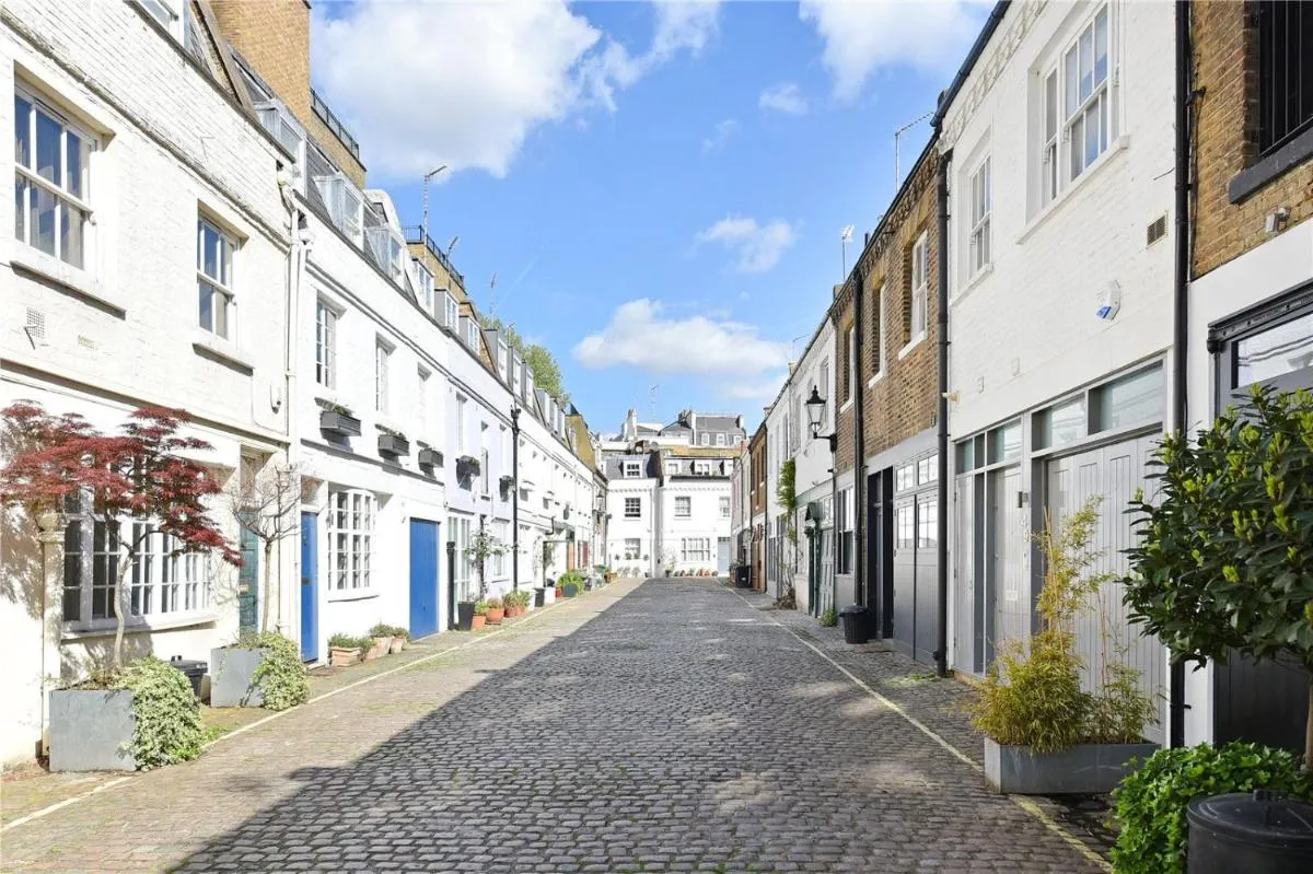Image 5 of Londwell, Chic Hyde Park Mews House