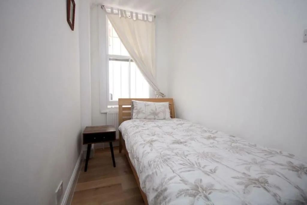 Image 1 of Lovely Kensington flat