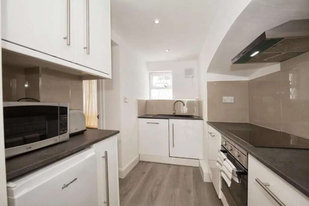 Image 3 of Lovely Kensington flat