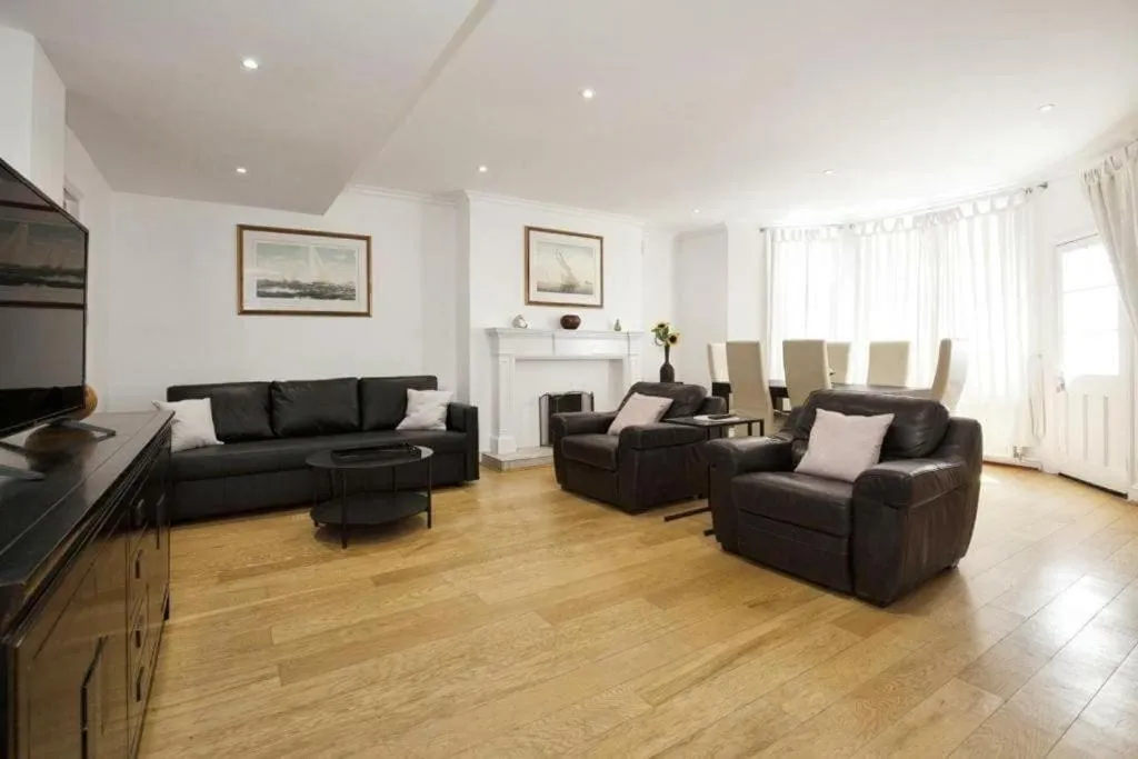 Image 4 of Lovely Kensington flat