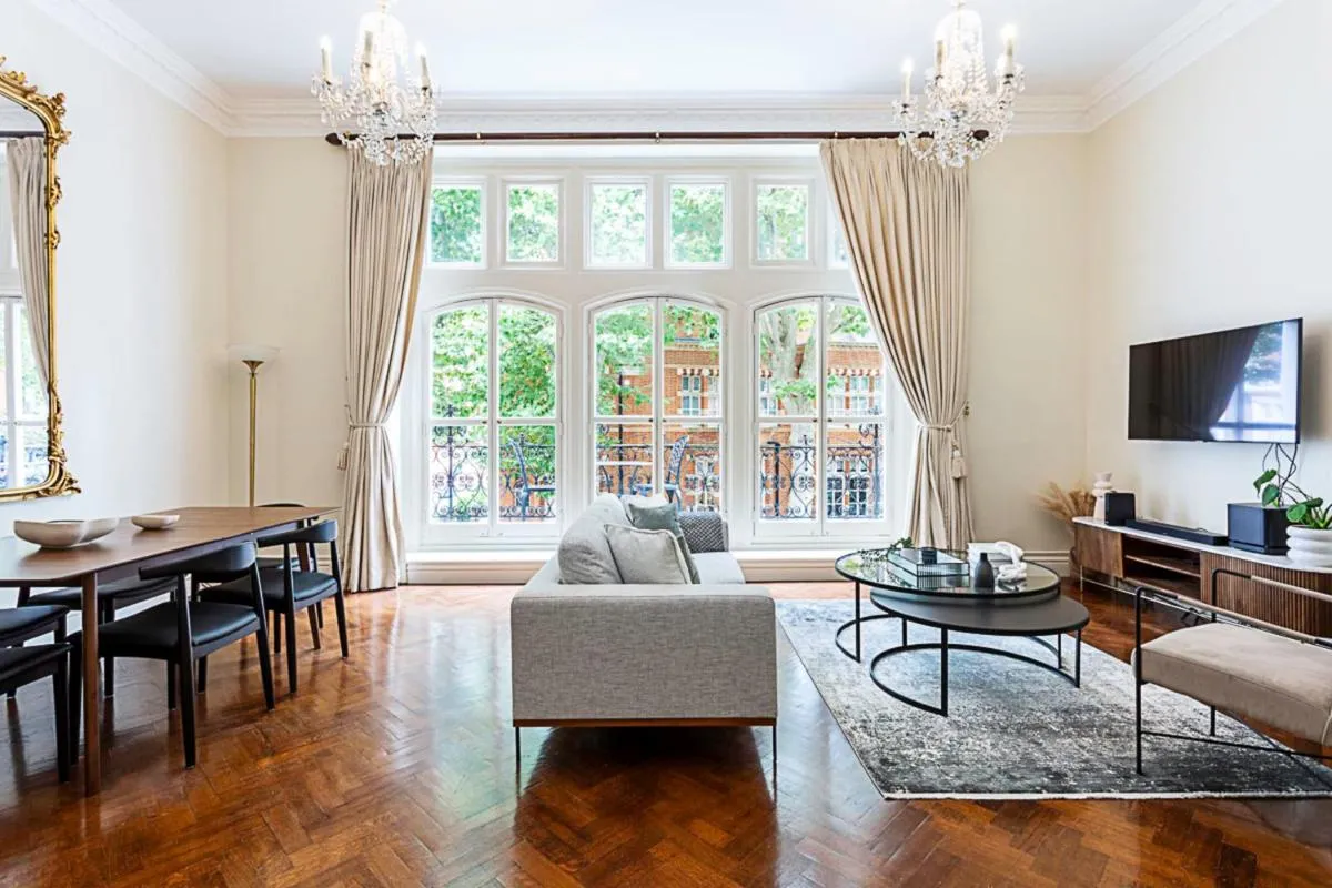 Image 1 of Lovely Stylish Two-bedroom Kensington Home