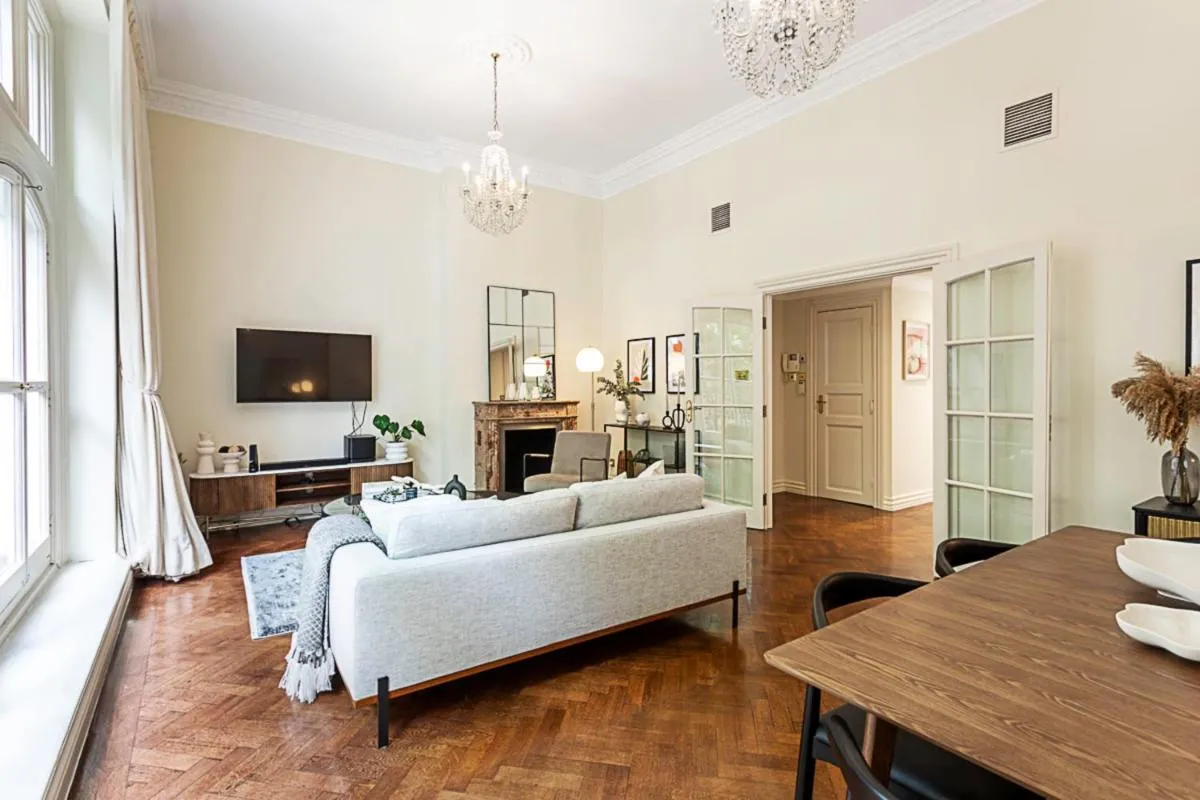 Image 5 of Lovely Stylish Two-bedroom Kensington Home