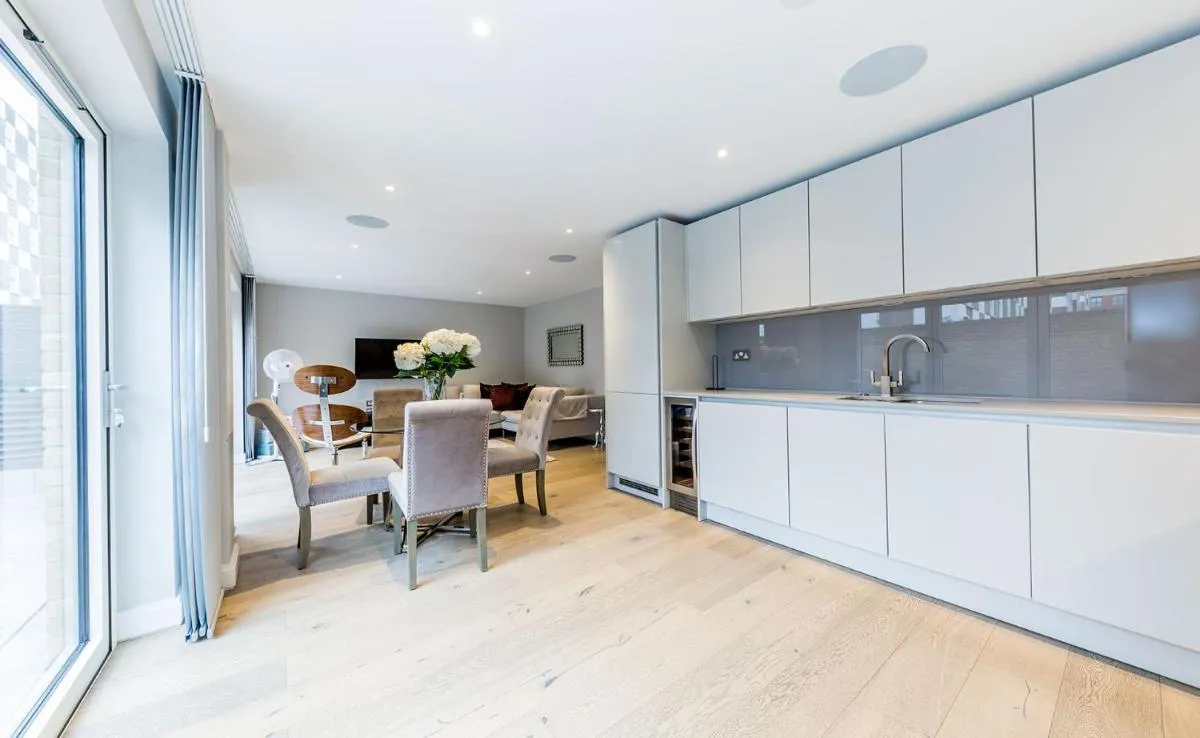 Image 3 of Lux St James Park Apartment Central London FREE WIFI by City Stay Aparts London