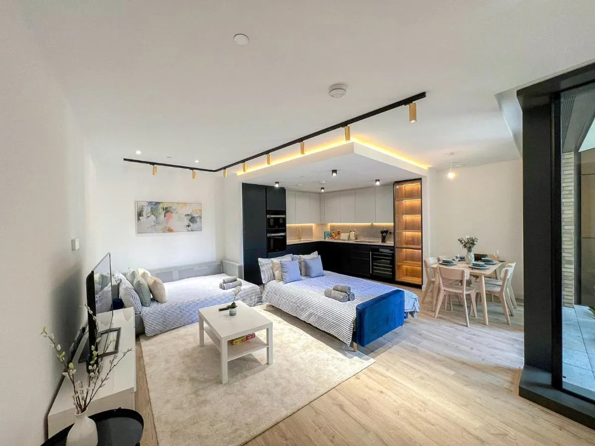 Image 5 of Luxurious 2 BR Apartment, Clerkenwell Old Street