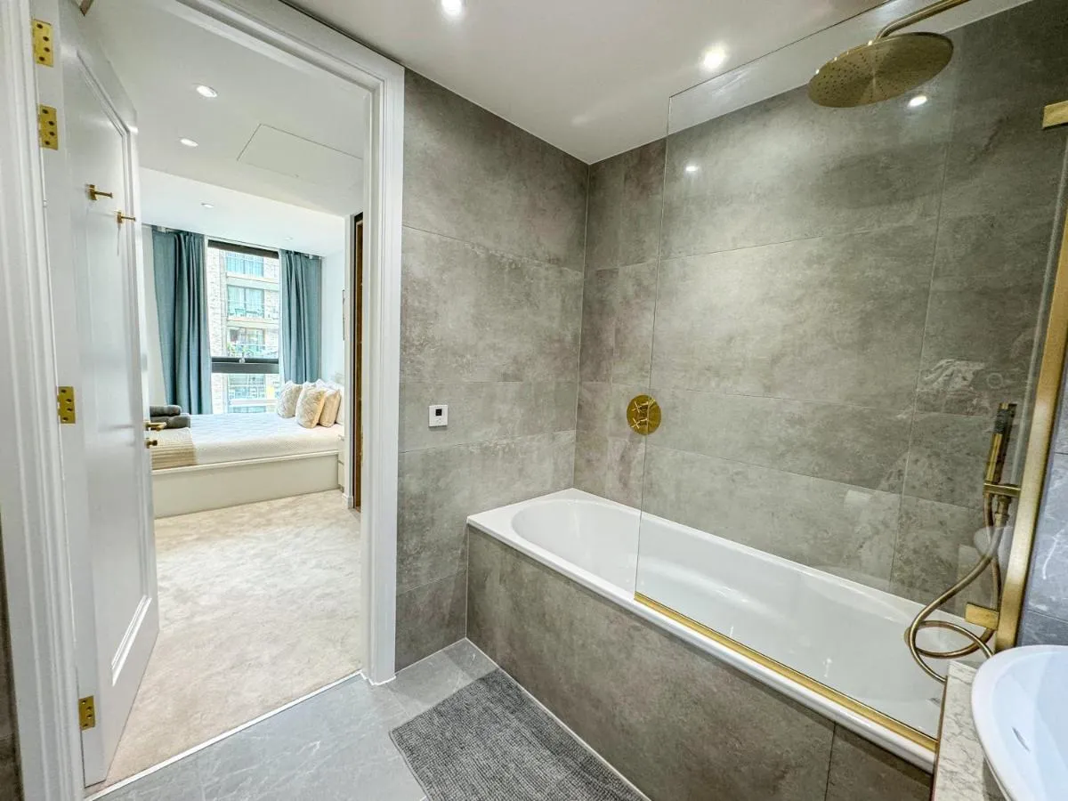 Image 6 of Luxurious 2 BR Apartment, Clerkenwell Old Street