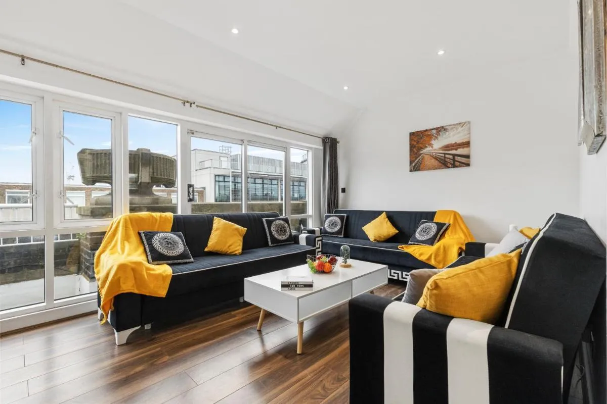 Image 5 of Luxurious 2-Bedroom Penthouse In Marble Arch -65GC